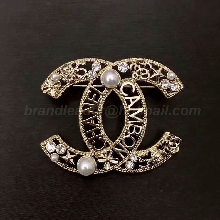 Chanel Brooch 135